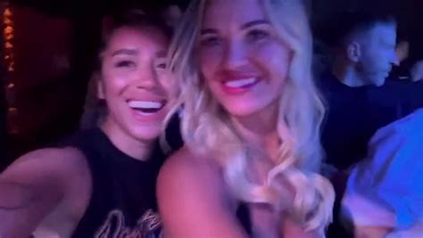 chelcee grimes lesbian|Christine McGuinness kisses Chelcee Grimes in Ibiza as Paddy。